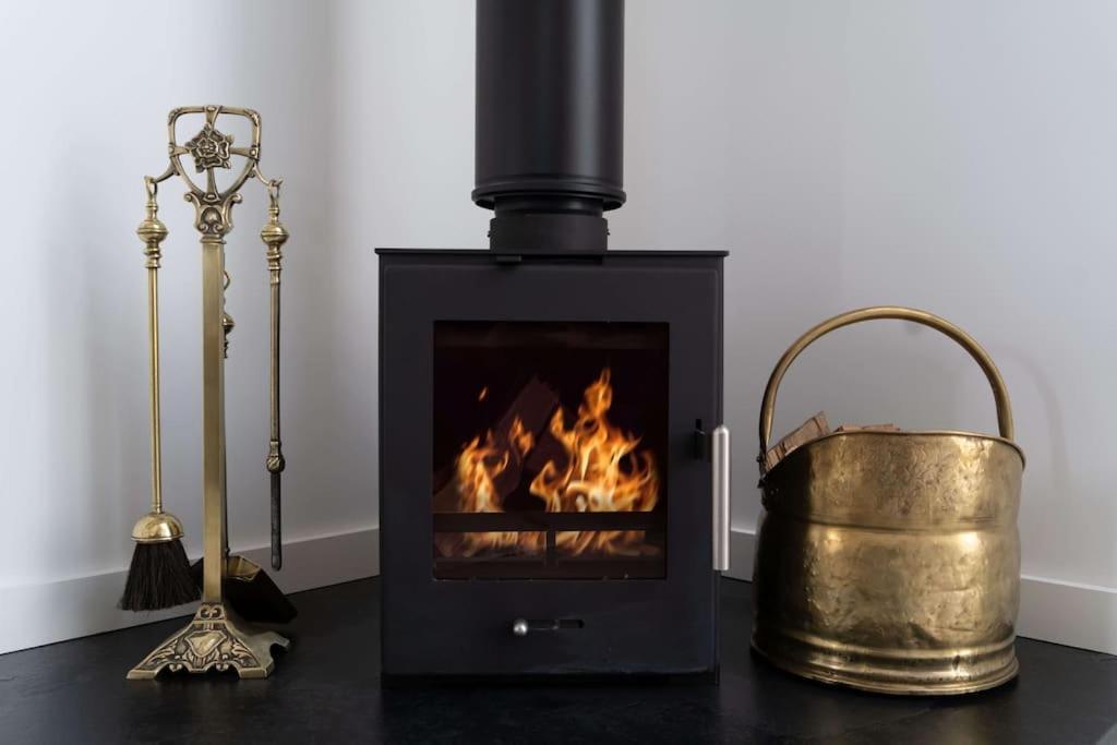 Meadow View Barn, Rural St Ives, Cornwall. Brand New 2 Bedroom Idyllic Contemporary With Log Burner. Nancledra