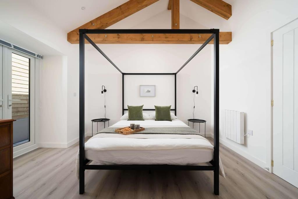 Meadow View Barn, Rural St Ives, Cornwall. Brand New 2 Bedroom Idyllic Contemporary With Log Burner. Nancledra