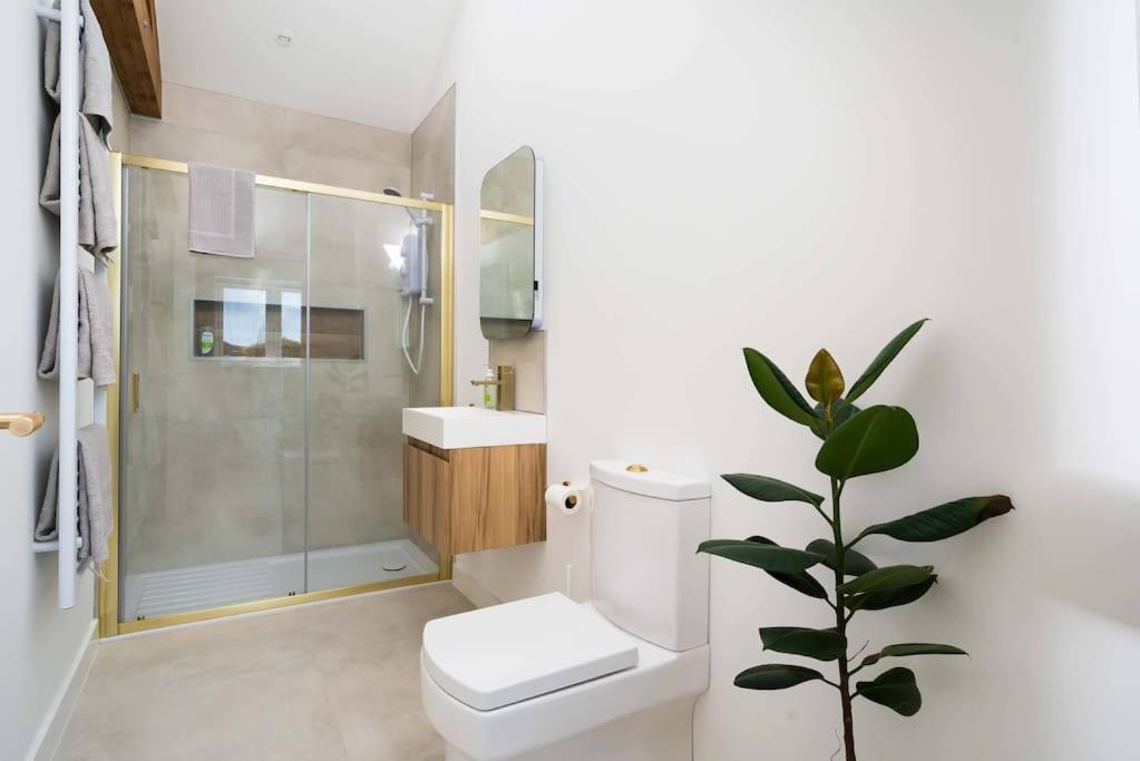 Meadow View Barn, Rural St Ives, Cornwall. Brand New 2 Bedroom Idyllic Contemporary With Log Burner. * Nancledra
